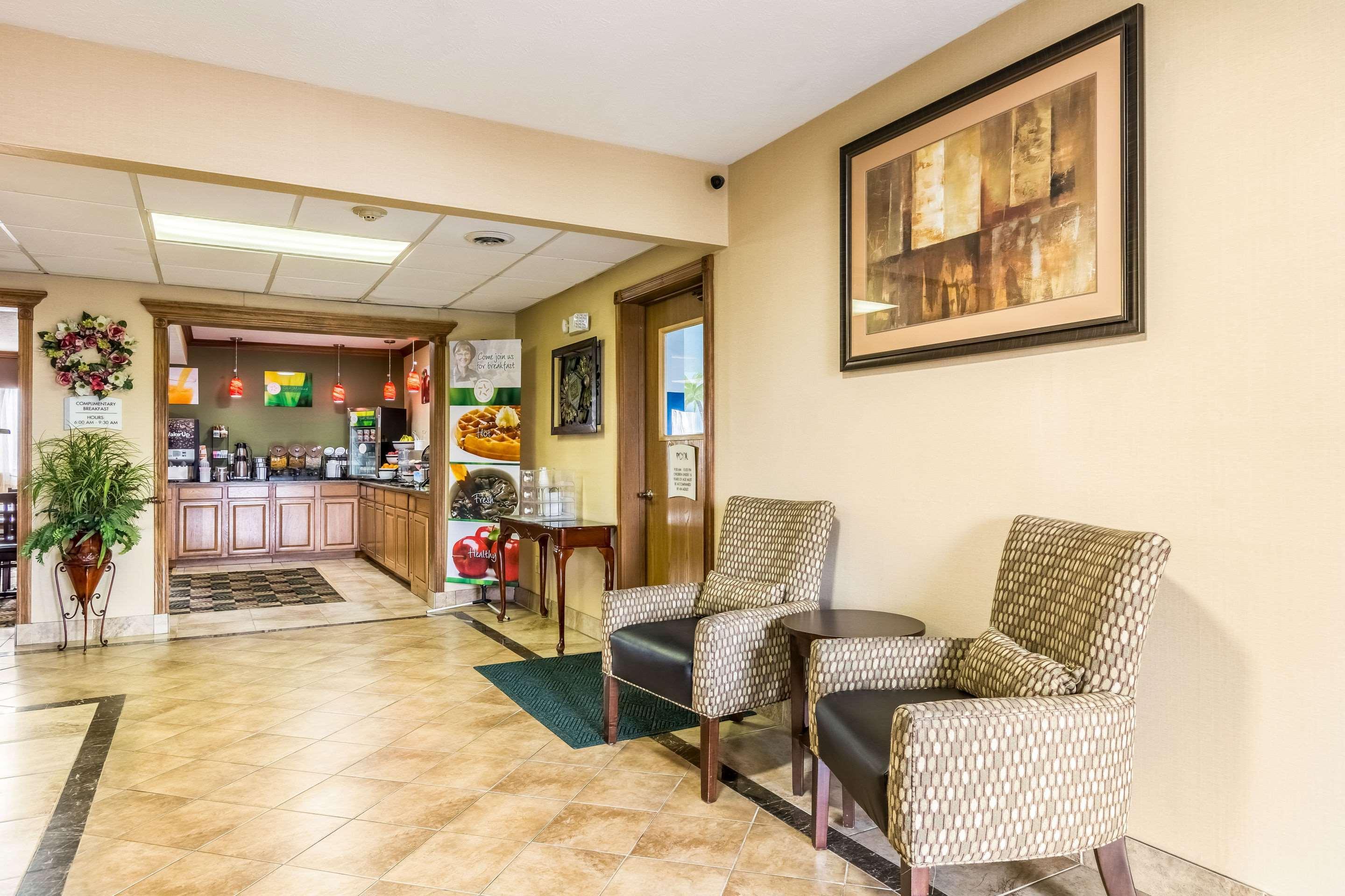 Quality Inn I-74 Batesville מראה חיצוני תמונה