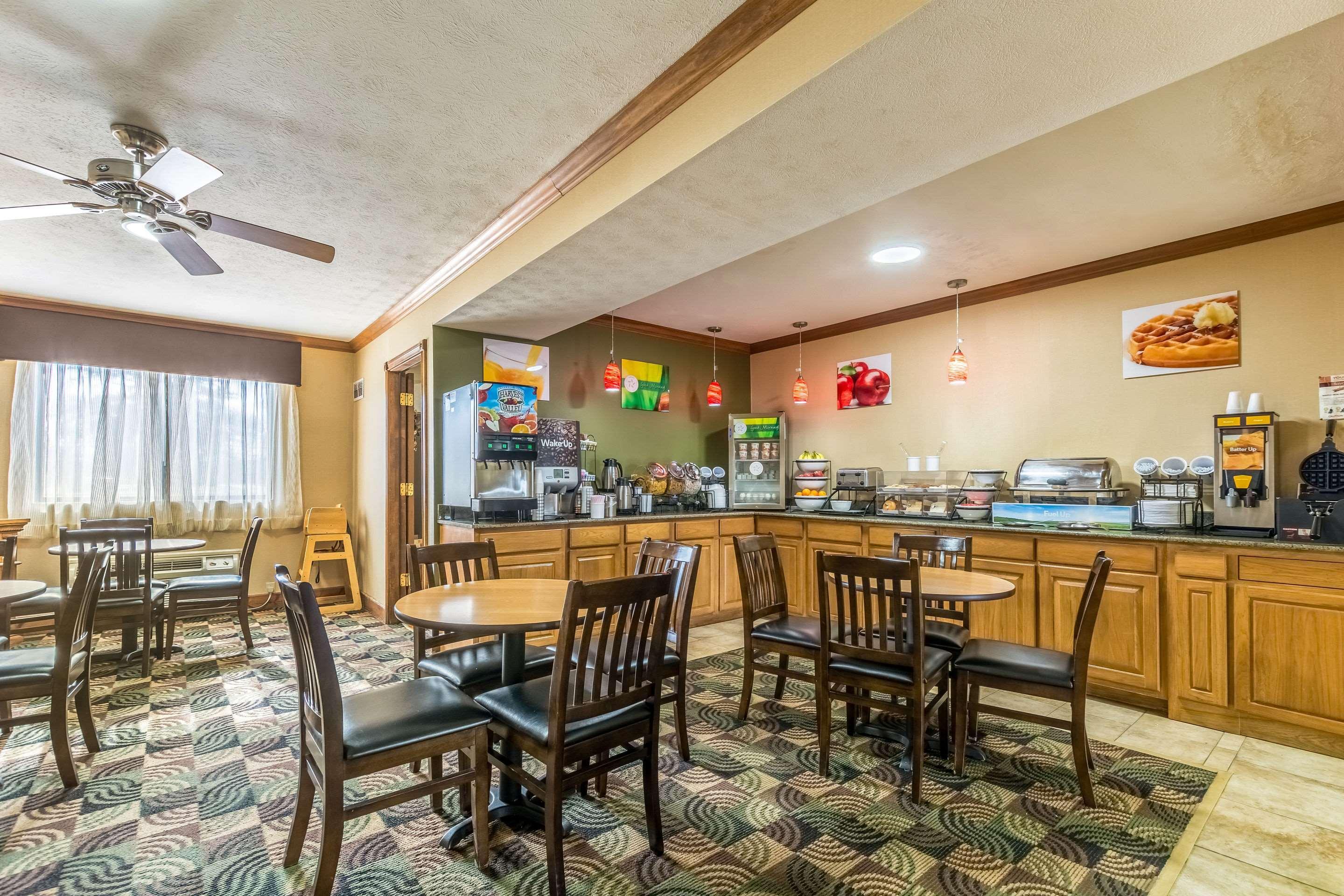 Quality Inn I-74 Batesville מראה חיצוני תמונה