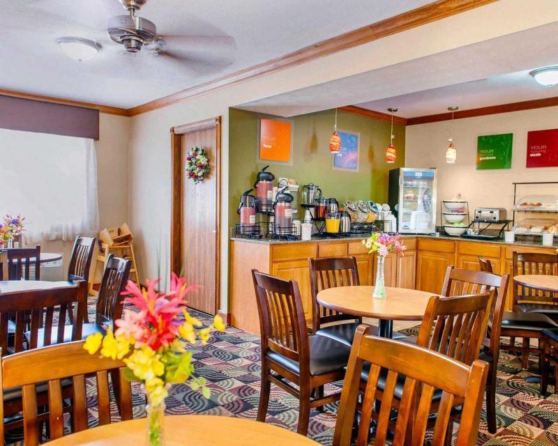 Quality Inn I-74 Batesville מראה חיצוני תמונה