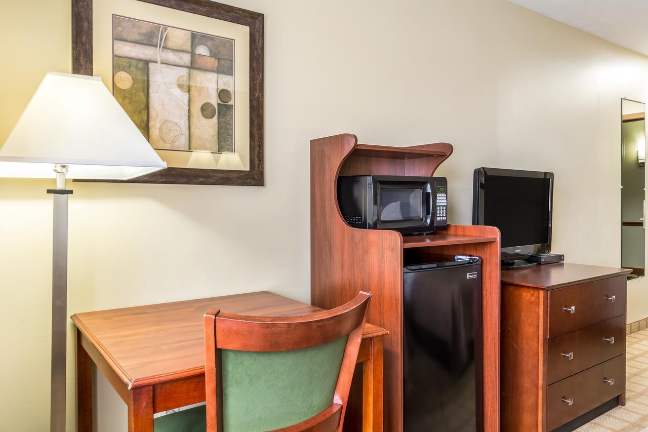Quality Inn I-74 Batesville מראה חיצוני תמונה