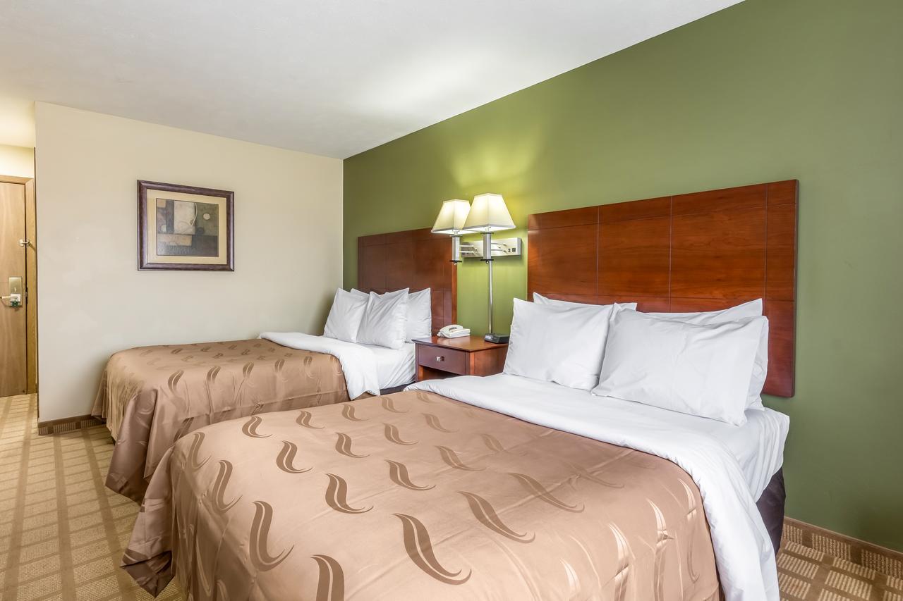 Quality Inn I-74 Batesville מראה חיצוני תמונה