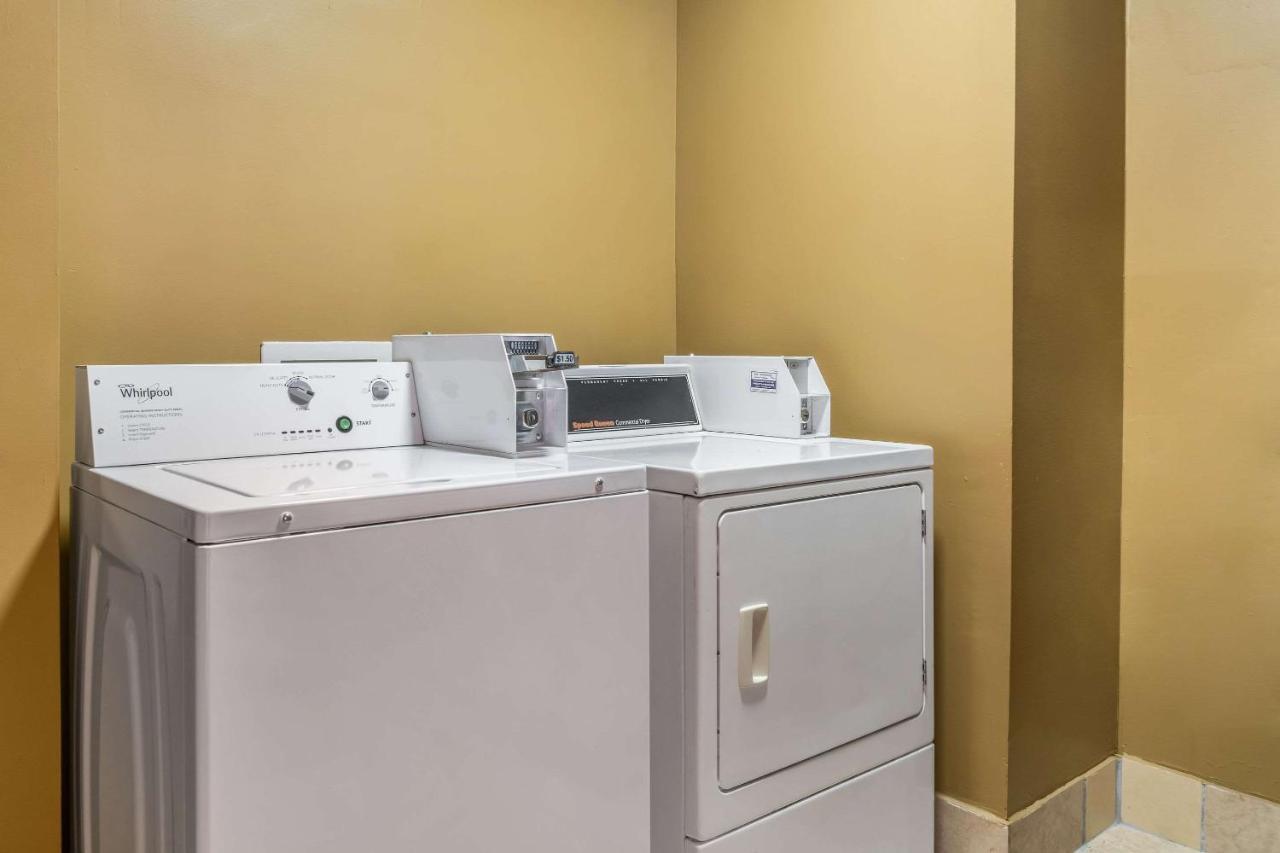 Quality Inn I-74 Batesville מראה חיצוני תמונה