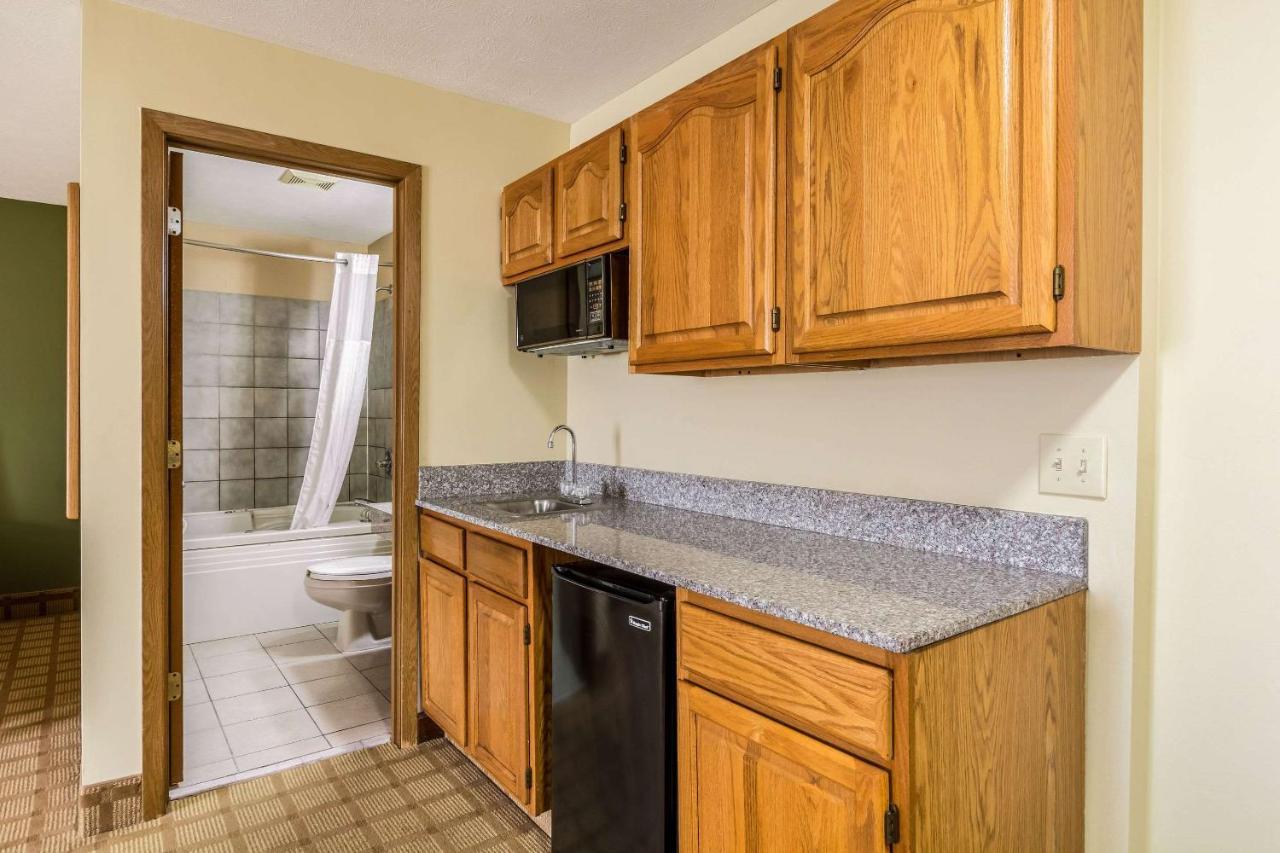 Quality Inn I-74 Batesville מראה חיצוני תמונה